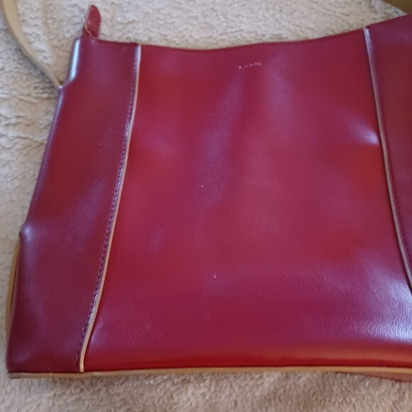 Three Fashion Shoulder Bags - Picture 11 of 13